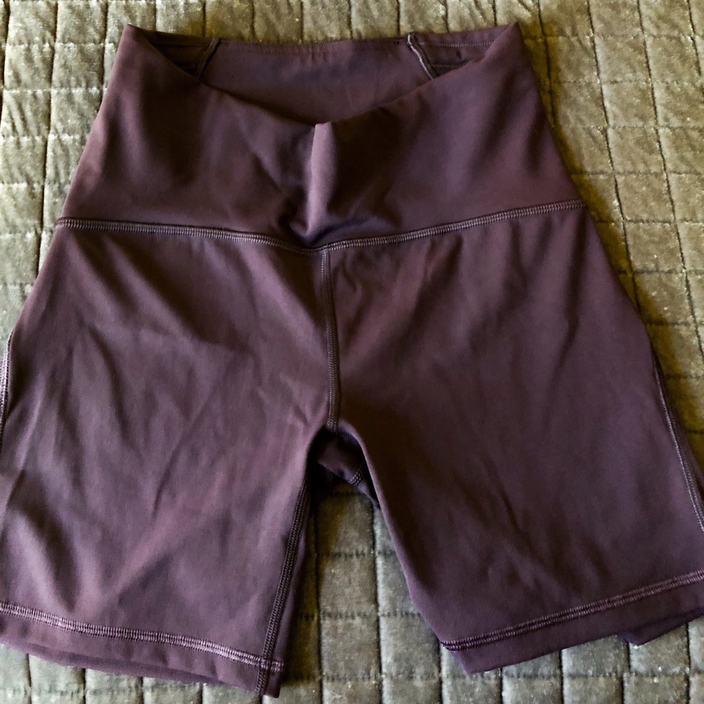 Lululemon fitted purple shorts NWOT